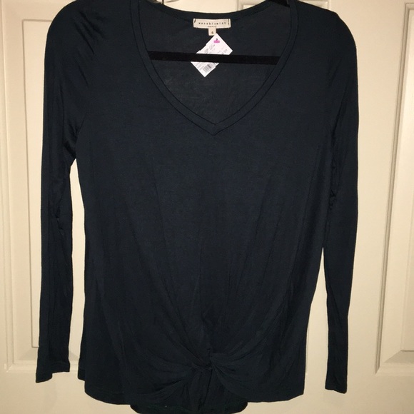 NWT V neck Long  sleeved t with tie bottom - Picture 1 of 5
